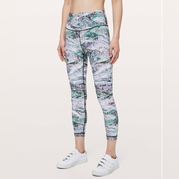 Lululemon - Wunder Under High-Rise Tight 25" *Full-On Luxtreme - Picture 3 of 10